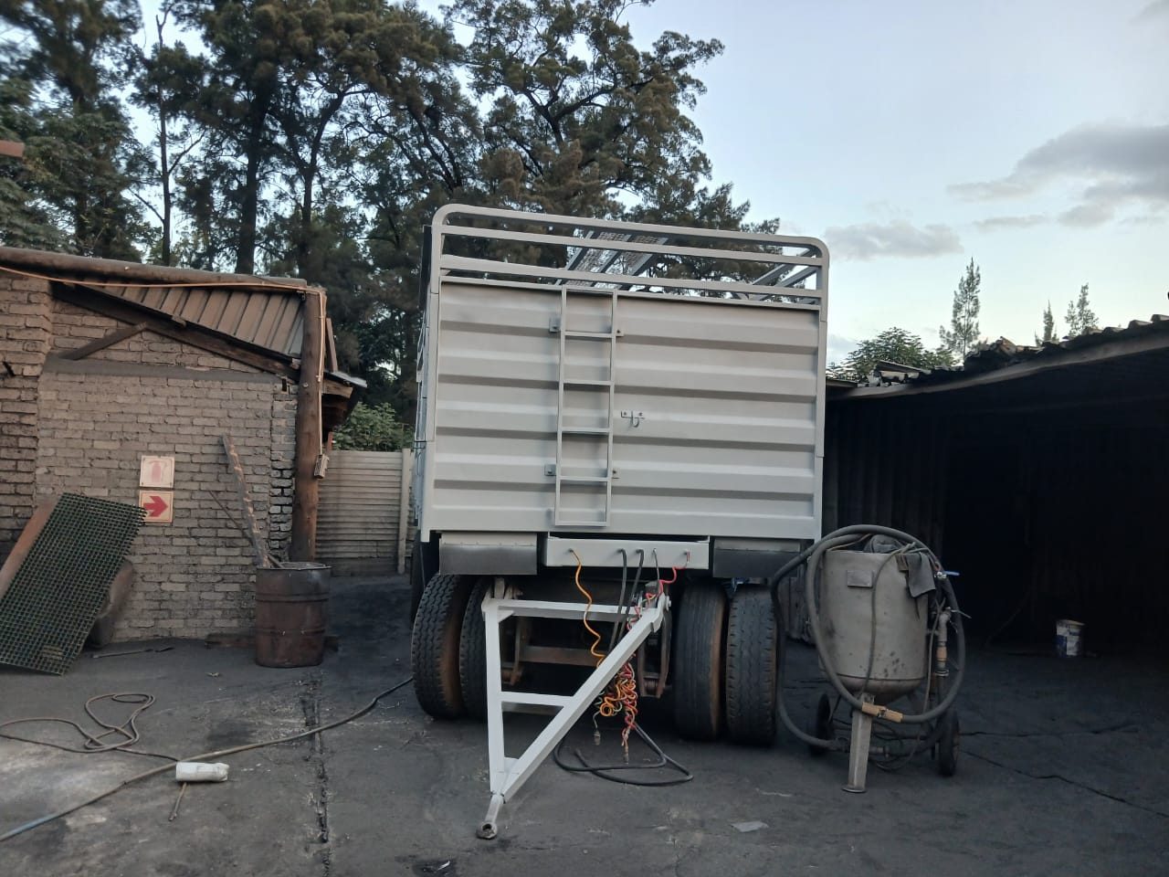 Livestock trailer