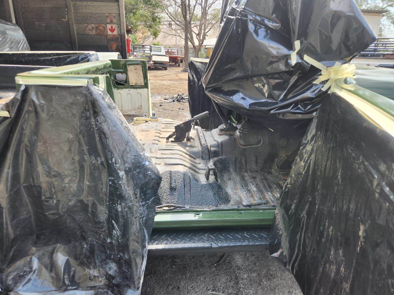 Bakkie load bin and cab floor