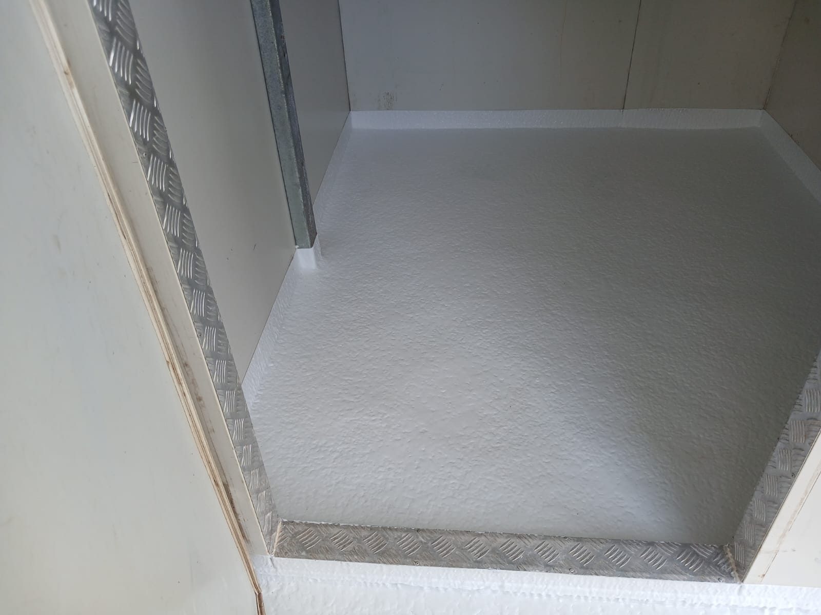 Refrigerated cold room unit, finished